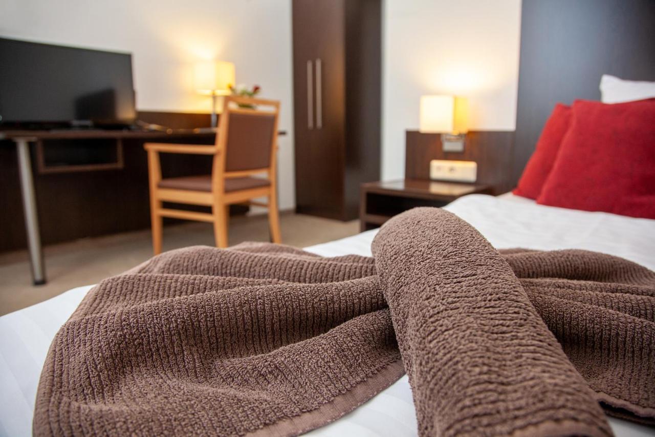 Seehotel Zum Loewen Strasen 외부 사진